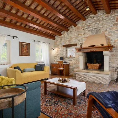 Lipa For 8 Persons Near Pula With 41 M2 Heated Pool, Beautiful Garden, Sauna & Kids Playground *