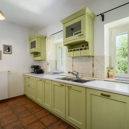 Lipa For 8 Persons Near Pula With 41 M2 Heated Pool, Beautiful Garden, Sauna & Kids Playground * Manjadvorci