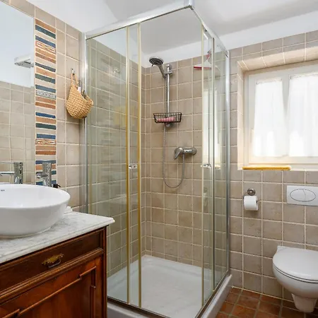 Villa Lipa For 8 Persons Near Pula With 41 M2 Heated Pool, Beautiful Garden, Sauna & Kids Playground