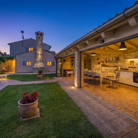 Lipa For 8 Persons Near Pula With 41 M2 Heated Pool, Beautiful Garden, Sauna & Kids Playground Villa *