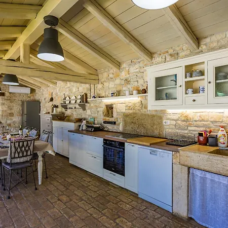 Lipa For 8 Persons Near Pula With 41 M2 Heated Pool, Beautiful Garden, Sauna & Kids Playground Manjadvorci