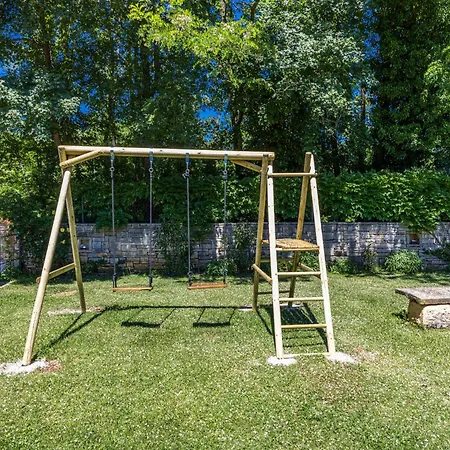Lipa For 8 Persons Near Pula With 41 M2 Heated Pool, Beautiful Garden, Sauna & Kids Playground * Manjadvorci