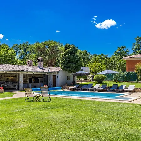 Lipa For 8 Persons Near Pula With 41 M2 Heated Pool, Beautiful Garden, Sauna & Kids Playground Manjadvorci